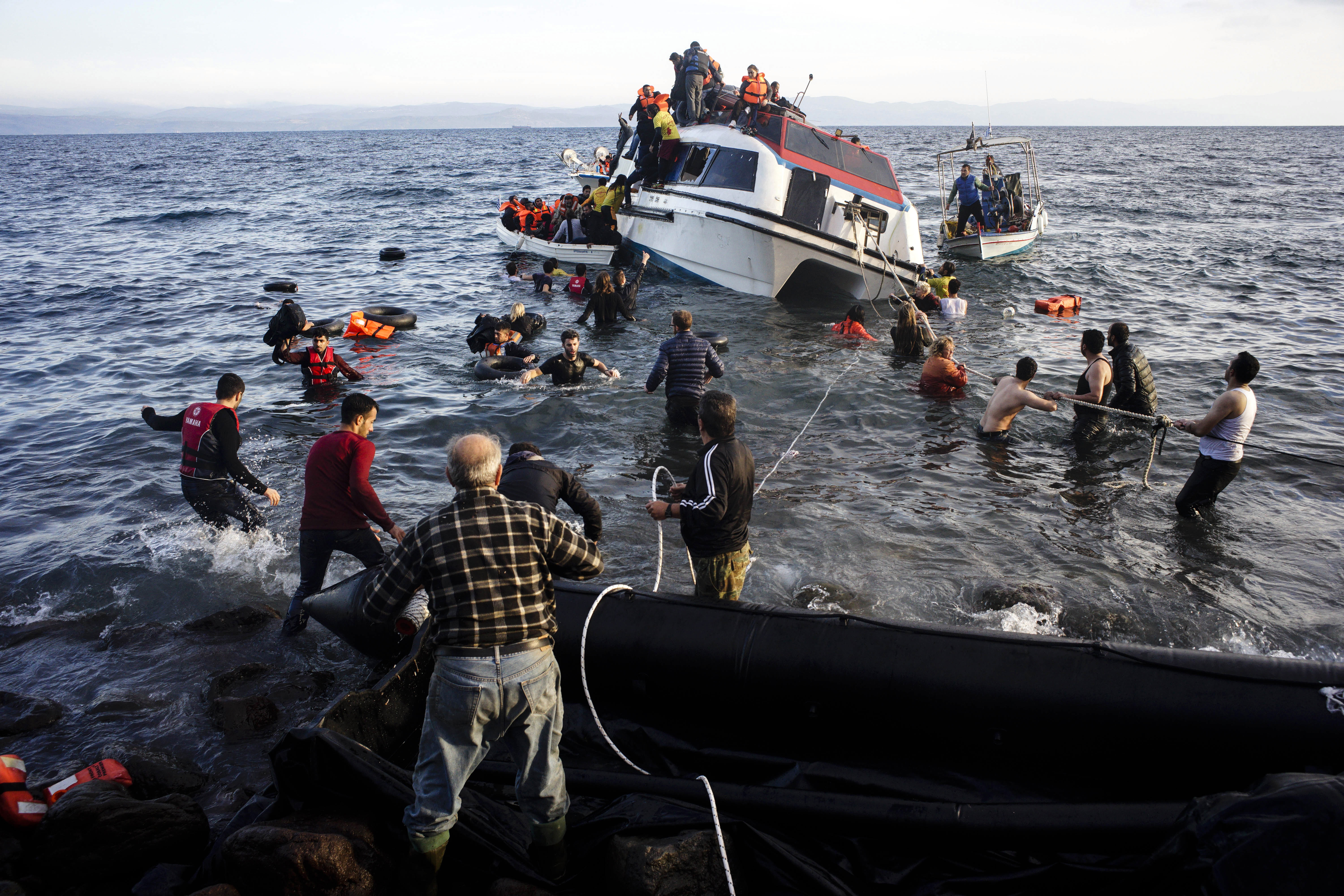 Σε δύο έλληνες εθελοντές το βραβείο προσφύγων Νάνσεν 2016